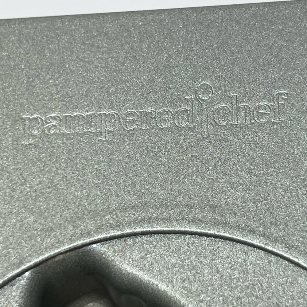 Pampered Chef Fall Harvest Mini Cake Pan Portion size 12 Muffin Brownie Mold